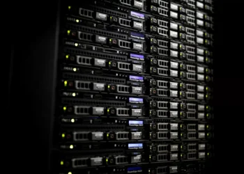 BDRs de ETFs de infraestrutura digital e small caps americanas estreiam hoje na B3