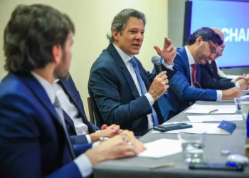 De olho na IA, governo vai zerar imposto de data centers no Brasil