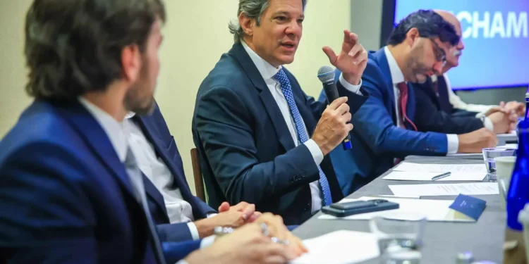 De olho na IA, governo vai zerar imposto de data centers no Brasil