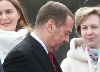 Ex-presidente russo Medvedev alerta Trump para risco de “3.ª Guerra Mundial”