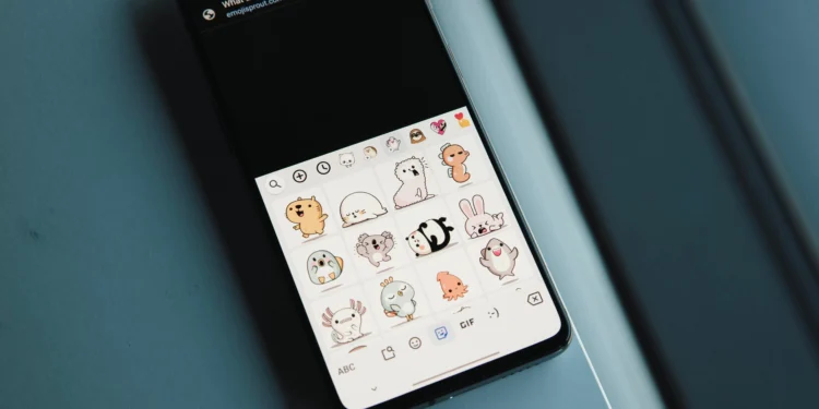 WhatsApp: veja como criar figurinhas personalizadas com fotos e IA