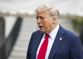 Trump espera que Israel e Irão cheguem a acordo, mas alerta: “Às vezes, é preciso lutarem”