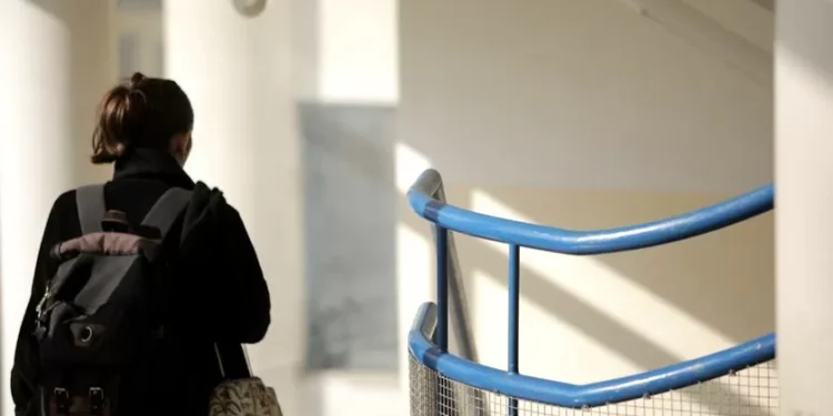 Trabalhadores com mestrado podem ganhar quase o dobro dos que apenas fizeram o secundário