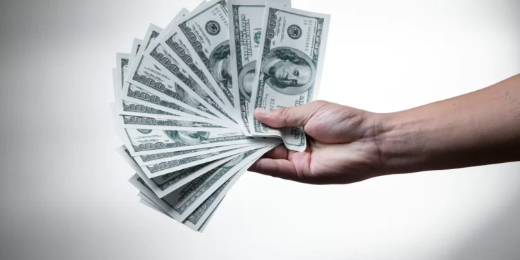 Dólar em tempos de guerra: proteção ou risco para o investidor brasileiro?