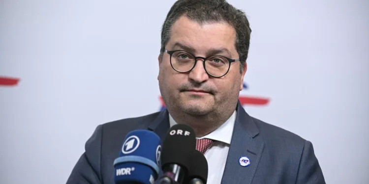 Fundo de resgate do euro admite riscos para sustentabilidade da dívida de Portugal