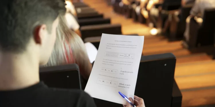 Há mais cursos superiores com desemprego zero. Veja aqui quais são