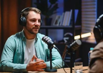 O que é podcast? Entenda como funciona o formato e por que faz tanto sucesso