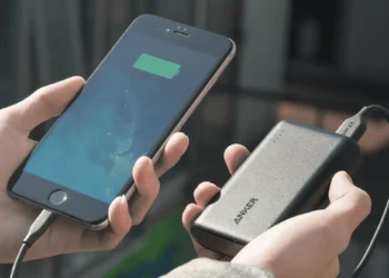 1,1 milhão de baterias externas correm  risco de incendiar; entenda