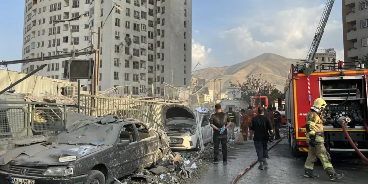 Ataques israelitas no Irão provocaram 78 mortos e mais de 320 feridos