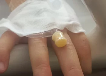 Licenças parentais pagas iguais a mulheres e homens exigiriam só 0,13% do PIB mundial