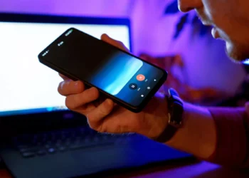 Search Live: Google libera busca por voz com IA nos EUA