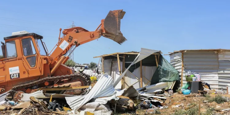 Demolições em Loures. Autarca Ricardo Leão garante que “não vai recuar”
