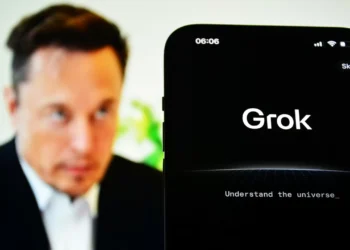 Grok: enquanto xAI explica polêmicas da IA, ela é integrada aos EVs da Tesla