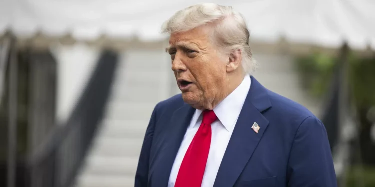 Trump diz que “invasão horrível” de imigrantes está “a matar” a Europa