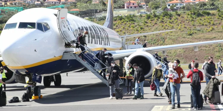 TAP faz 2 voos extra e aumenta lugares face a cancelamentos por vento forte na Madeira