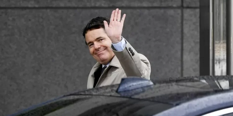 Eurogrupo decide novo presidente com três ministros candidatos