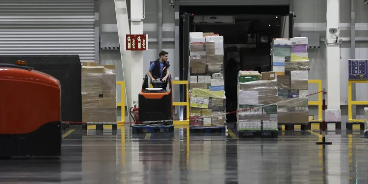 Alívio no IRS em agosto e setembro é “excecional”, mas novas tabelas vão beneficiar contribuintes