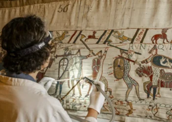 França empresta tapeçaria milenar de Bayeux ao Museu Britânico