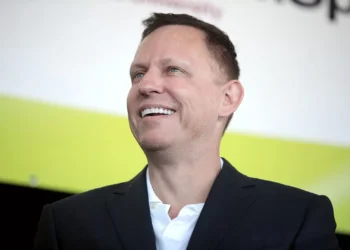 Ethereum sobe quase 10% após Peter Thiel revelar aporte em empresa com foco em ETH