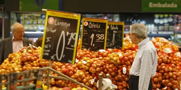 Portugueses são quem gasta mais em alimentação na União Europeia
