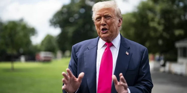 Trump nega conversa com Zelensky para “atingir Moscovo”