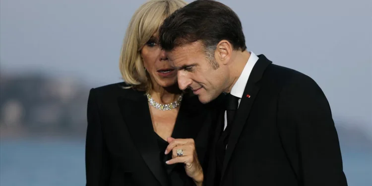 Macron processa influencer que alega que a mulher Brigitte é um homem