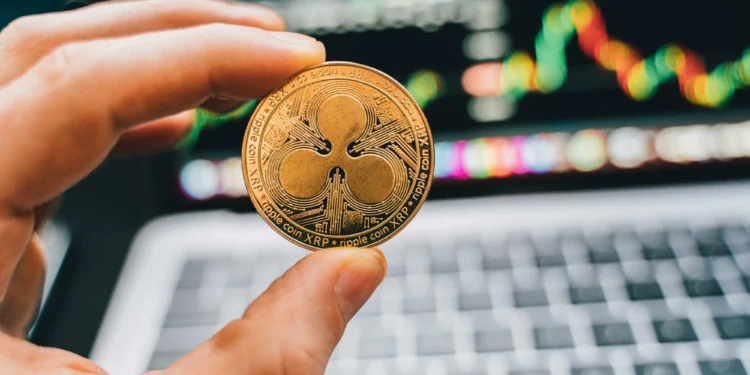 XRP sobe 40% em 1 mês, se consolida como 3ª maior cripto e mira recorde; veja motivos