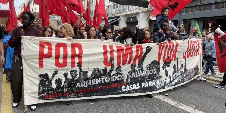Movimento Vida Justa volta à rua por plano de emergência para a habitação