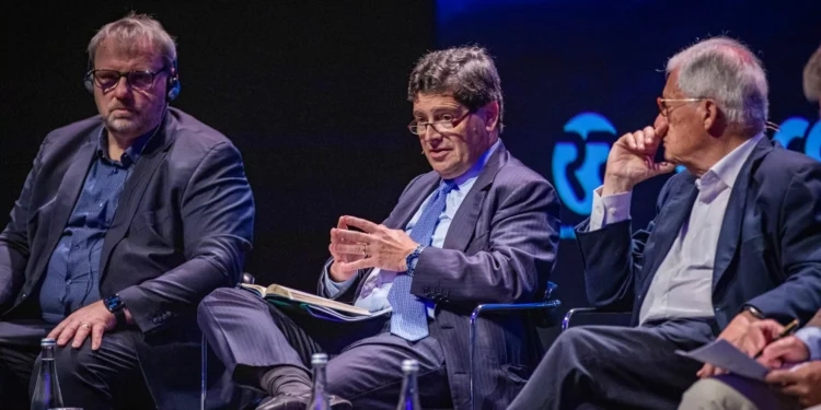 Europa vive síndrome Disney. “Tem os melhores jovens e melhores idosos, mas perdeu no meio”