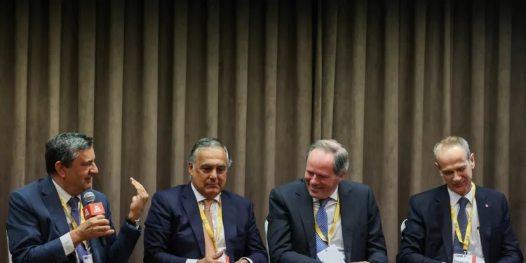 Maiores bancos com lucros de 2.608 milhões, mesmo com descida dos juros