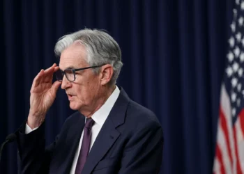 Criptos sobem, Ethereum dispara e mira máxima histórica após fala de Powell