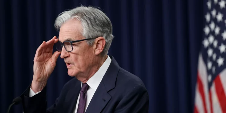 Criptos sobem, Ethereum dispara e mira máxima histórica após fala de Powell