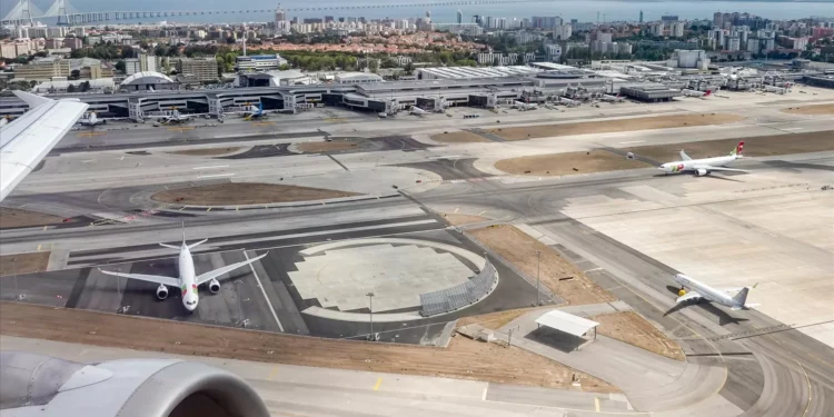 Governo e entidades da aviação analisam plano de expansão da Portela entregue pela ANA