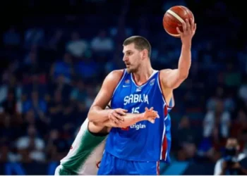 Basquetebol. Portugal dá luta mas perde com a Sérvia