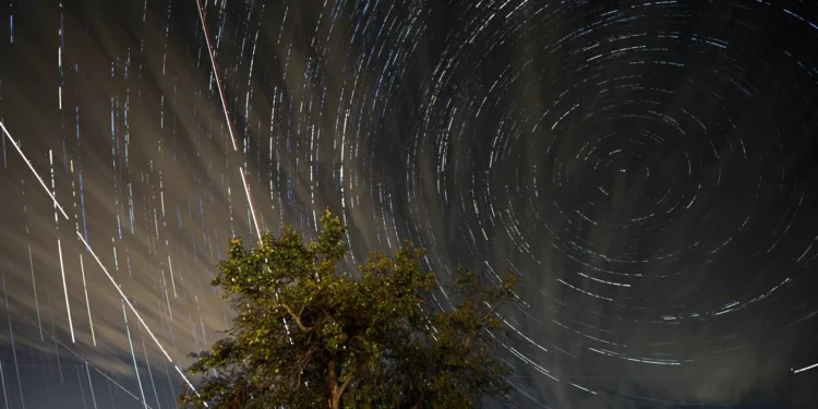 Planos para a próxima noite? Vem aí uma chuva de estrelas cadentes