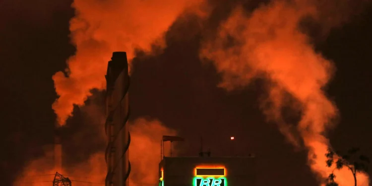 Petrobras (PETR4): vale a pena comprar ações após tombo de mais de R$ 30 bi de valor?