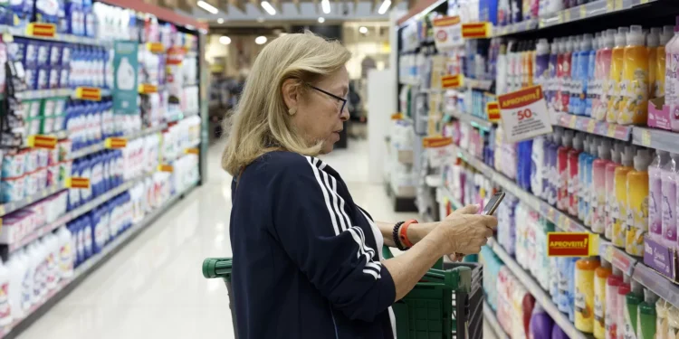 Ir ao supermercado é quase 21 euros mais caro do que há um ano