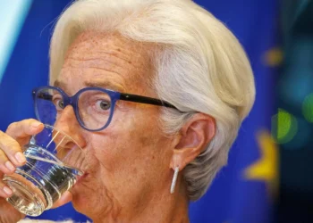 Lagarde alerta para “risco de liquidez” de fundos ligados a criptomoedas estáveis