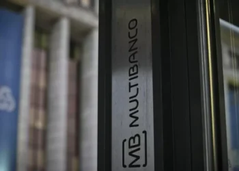 Multibanco aproveita 40.º aniversário para introduzir voz de IA nas caixas