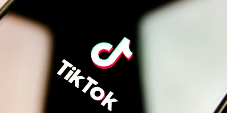 TikTok leva aulões do Enem a cinemas de todo o Brasil