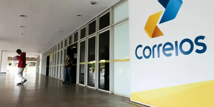 Caixa fará FII com imóveis dos Correios para ajudar estatal, diz presidente do banco