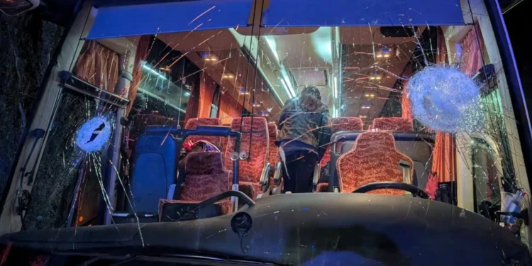 Itália. Autocarro com adeptos atacado, motorista morre