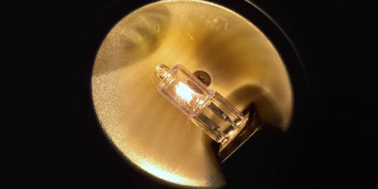 Fatura da eletricidade vai aumentar 1% a partir de janeiro