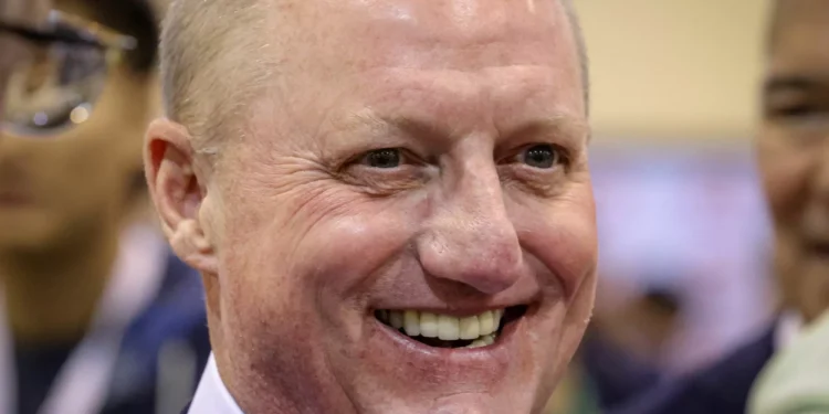 Fim de uma era: Abel assinará próxima carta da Berkshire no lugar de Buffett, diz WSJ