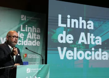 PPP aumentam, autoestradas custam 950 milhões e alta velocidade entra no OE