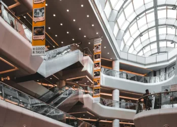 FIIs de shoppings brilham em 2025: veja retorno de quem investiu R$ 100 mil no setor