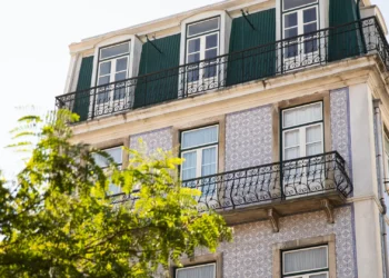 Taxa de juro no crédito à habitação recua para 3,228% em setembro