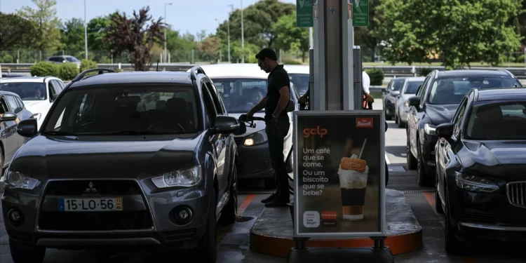 Preço dos combustíveis pode subir até 10 cêntimos com fim de apoios