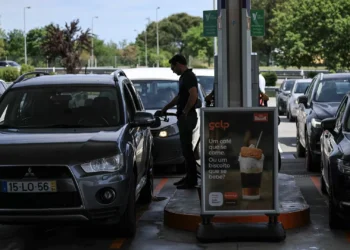 Preço dos combustíveis pode subir até 10 cêntimos com fim de apoios