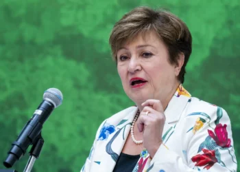 FMI revê crescimento em baixa: 1,9% em 2025 e 2,1% em 2026